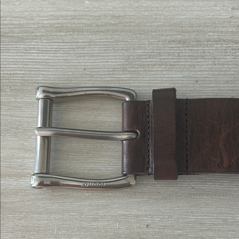 Gucci Dark Brown Leather Belt with Shiny Silver Buckle sz 95